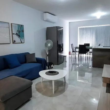 Apartment Lovely 3-bedroom In Marsalforn, Gozo! *